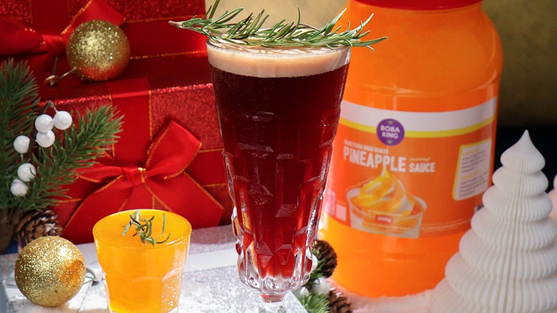 Hibiscus PineapplePerpaduan asam segar hibiscus dengan manis tropis dari Bobaking Pineapple Sauc